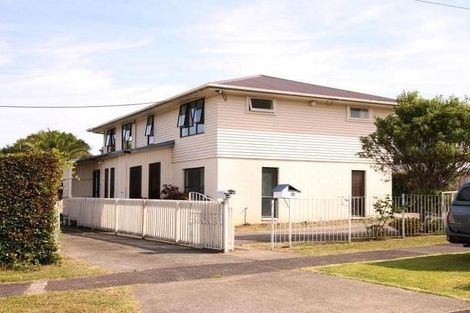 Photo of property in 42 Roberts Road, Te Atatu South, Auckland, 0610
