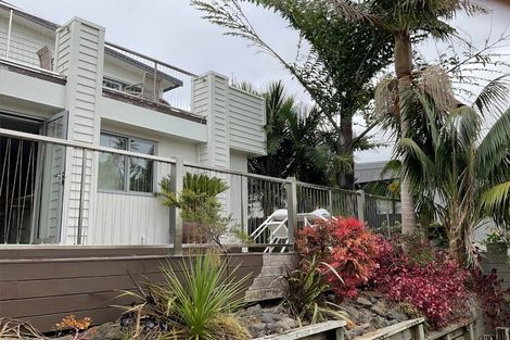 Photo of property in 2/19 Garadice Road, Rothesay Bay, Auckland, 0630