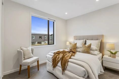Photo of property in 20 Park Green Avenue, Rosehill, Papakura, 2113