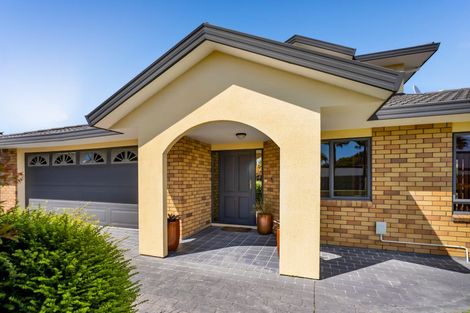 Photo of property in 102 Branch Road, Highlands Park, New Plymouth, 4312