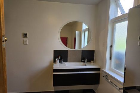 Photo of property in 9 Khandallah Road, Ngaio, Wellington, 6035