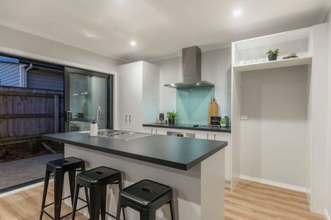 Photo of property in 8 Koru Loop, Paraparaumu, 5032