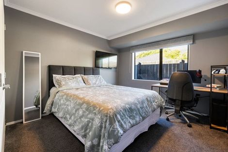 Photo of property in 28 Madison Street, Cambridge, 3434