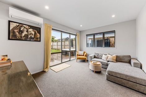 Photo of property in 15 Pakoro Close, Hobsonville, Auckland, 0618