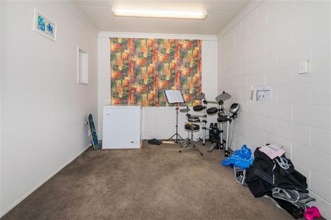 Photo of property in 12 William Souter Street, Forrest Hill, Auckland, 0620