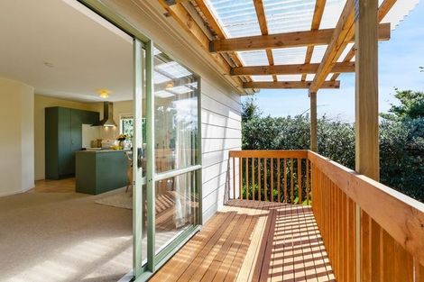 Photo of property in 2/1 Nea Place, Hillcrest, Auckland, 0627