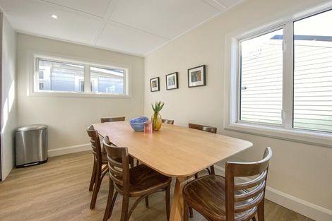 Photo of property in 81 Endeavour Street, Lyall Bay, Wellington, 6022