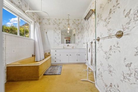 Photo of property in 10 Te Hepera Street, Waipahihi, Taupo, 3330