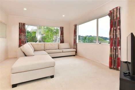 Photo of property in 5 Moera Place, Stanmore Bay, Whangaparaoa, 0932