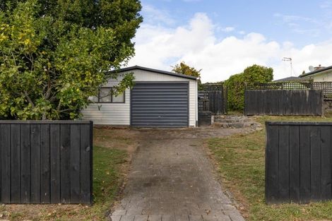 Photo of property in 1 Cedar Place, Hillcrest, Hamilton, 3216