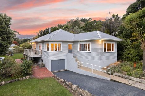 Photo of property in 8 Rosehill Road, Macandrew Bay, Dunedin, 9077
