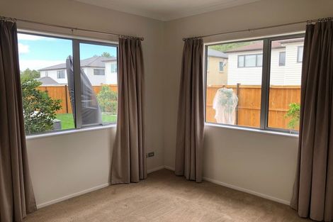 Photo of property in 20 Drumbuoy Drive, Flat Bush, Auckland, 2019