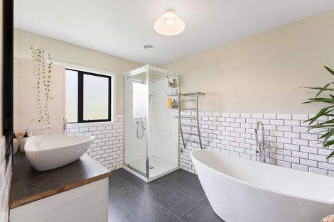 Photo of property in 50 Kents Road, Reikorangi, Waikanae, 5391