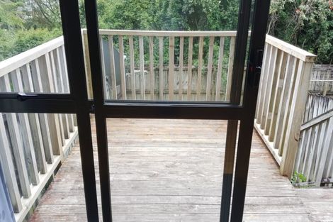 Photo of property in 10/10-26 John Jennings Drive, Oteha, Auckland, 0632