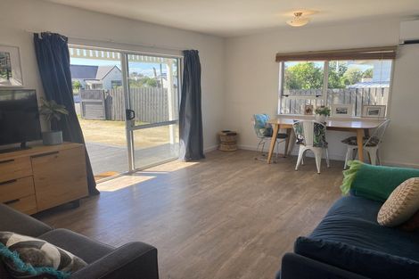 Photo of property in 81 Jellicoe Street, Martinborough, 5711