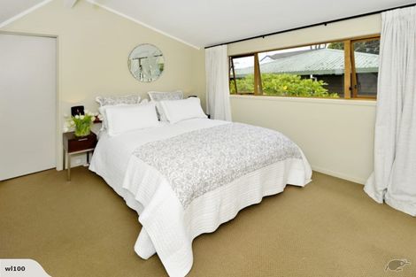 Photo of property in 15 Sunnynook Road, Forrest Hill, Auckland, 0620