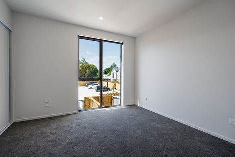 Photo of property in 2/21 Linwood Avenue, Linwood, Christchurch, 8011