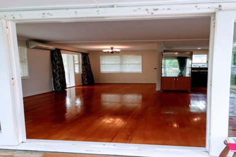 Photo of property in 2a Waller Avenue, Bucklands Beach, Auckland, 2012