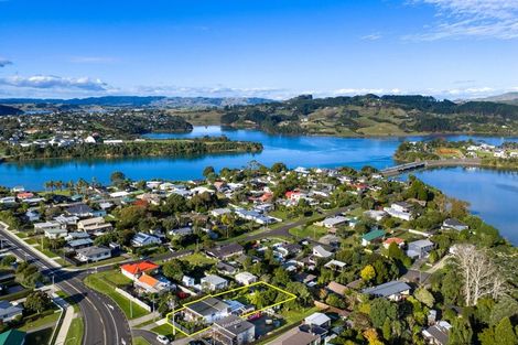 Photo of property in 70 Wainui Road, Raglan, 3225