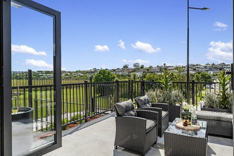 Photo of property in 13/10 Ngaroma House Drive, Hobsonville, Auckland, 0616