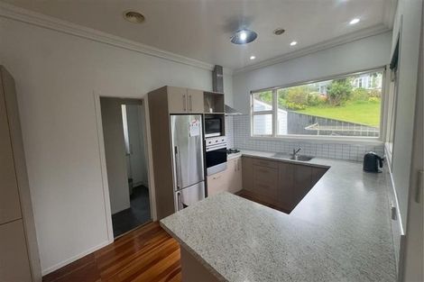 Photo of property in 42 Miromiro Road, Normandale, Lower Hutt, 5010