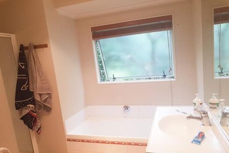 Photo of property in 2/16 Ocean View Road, Hatfields Beach, Orewa, 0931