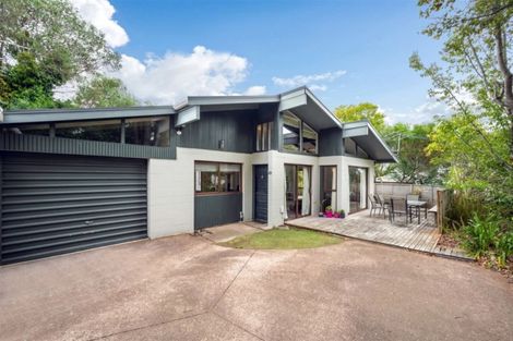 Photo of property in 2/43 Ravenwood Drive, Forrest Hill, Auckland, 0620