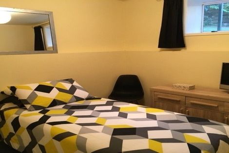 Photo of property in 55 Gatman Street, Birkdale, Auckland, 0626