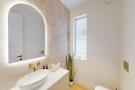 Photo of property in 57 Roxburgh Street, Mount Victoria, Wellington, 6011