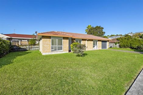 Photo of property in 26 Milan Drive, Glen Eden, Auckland, 0602