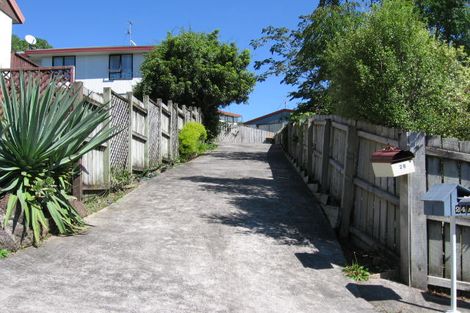 Photo of property in 2/28 Exeter Place, Unsworth Heights, Auckland, 0632