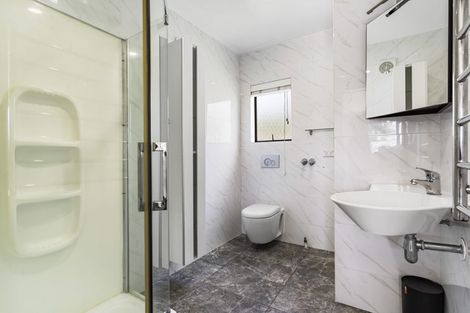 Photo of property in 2/20 Helena Street, Massey, Auckland, 0614