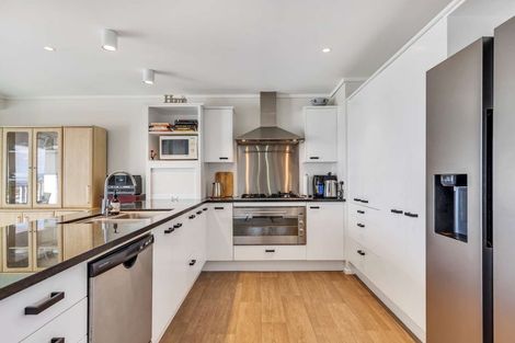Photo of property in 12/72a Devonport Road, Tauranga, 3110