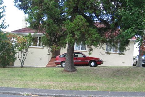 Photo of property in 1/37 Verran Road, Birkenhead, Auckland, 0626