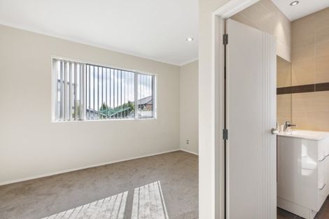 Photo of property in 8 Sauvignon Avenue, Ranui, Auckland, 0612