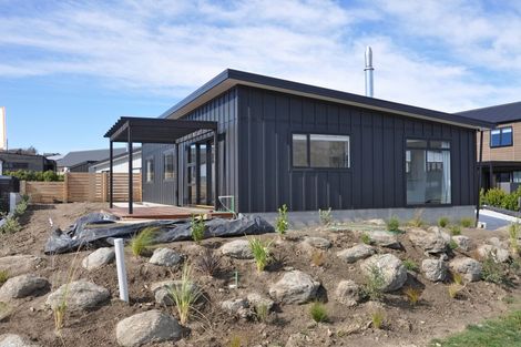 Photo of property in 6 Kapuka Lane, Wanaka, 9305