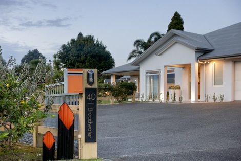 Photo of property in 40 Broadwater Close, Pyes Pa, Tauranga, 3112