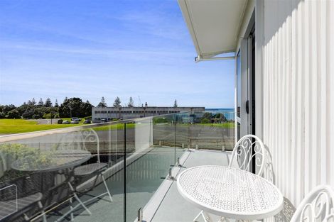 Photo of property in 38d Breakwater Road, Moturoa, New Plymouth, 4310