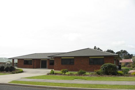 Photo of property in 49 Maire Street, Inglewood, 4330