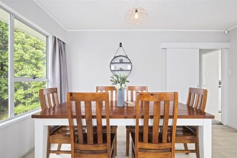 Photo of property in 13 Carbery Place, Manurewa, Auckland, 2102