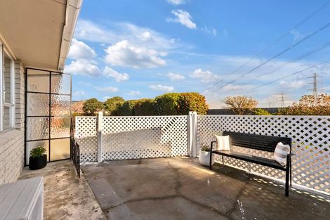 Photo of property in 2/52 Mortlake Street, Islington, Christchurch, 8042