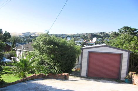 Photo of property in 62 Bassett Road, Johnsonville, Wellington, 6037