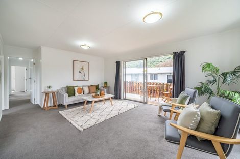 Photo of property in 37 Tacoma Drive, Totara Park, Upper Hutt, 5018