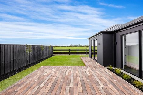 Photo of property in 18 Ellmers Street, Woodend, 7691