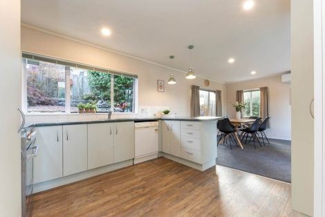 Photo of property in 10 Ryden Place, Glen Eden, Auckland, 0602