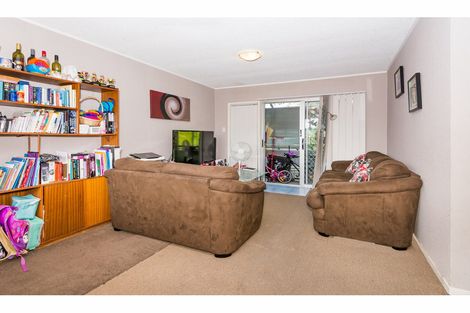 Photo of property in 4/496 Glenfield Road, Glenfield, Auckland, 0629