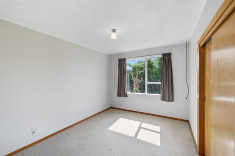 Photo of property in 1/2 Lomax Place, Islington, Christchurch, 8042
