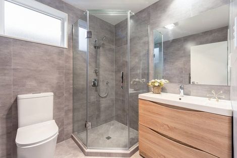Photo of property in 14a Crystal Avenue, Glendene, Auckland, 0602