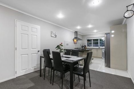 Photo of property in 13 Thomas Rea Place, Te Atatu South, Auckland, 0610