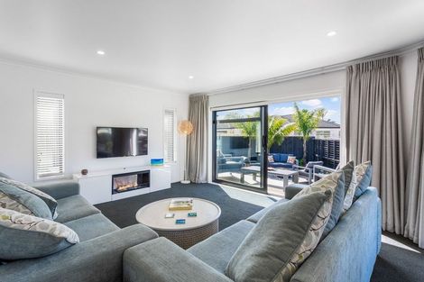 Photo of property in 20 Lillian Place, Orewa, 0931